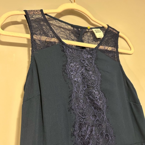 Lace open back dress - Picture 5 of 8